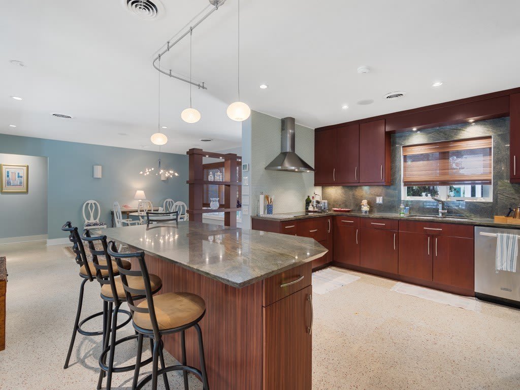 745 Iris Lane – photo 4