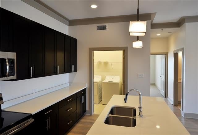 320 N CARROLLTON Avenue – photo 4