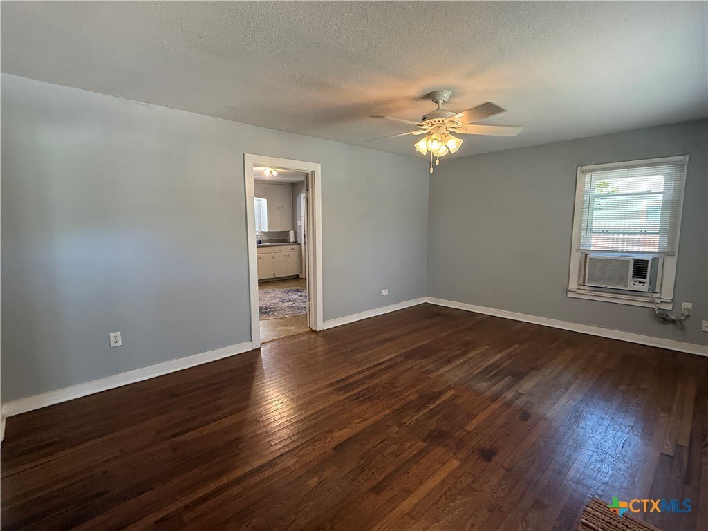 859 Oasis Street – photo 2