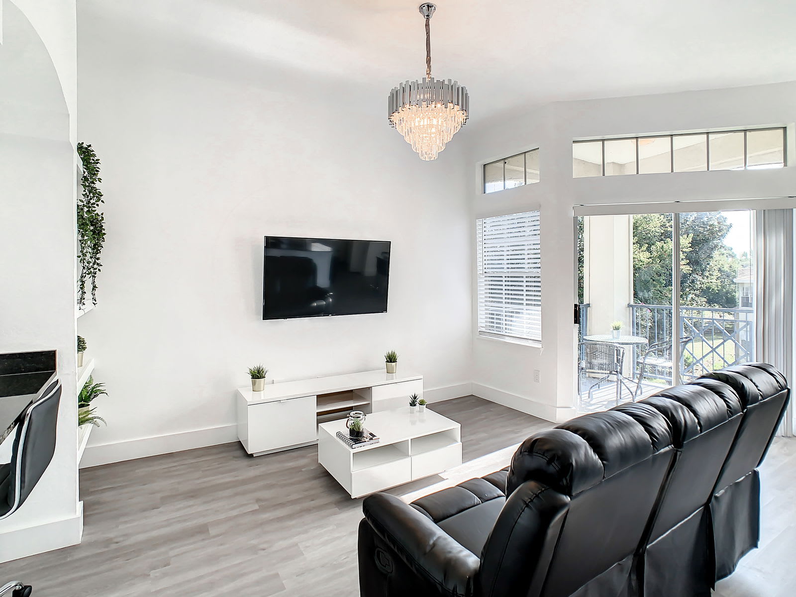 7240 Westpointe Boulevard – photo 1