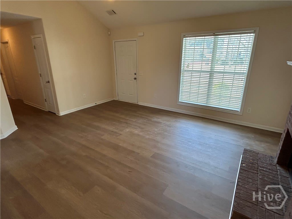 340 Sarah Drive – photo 3