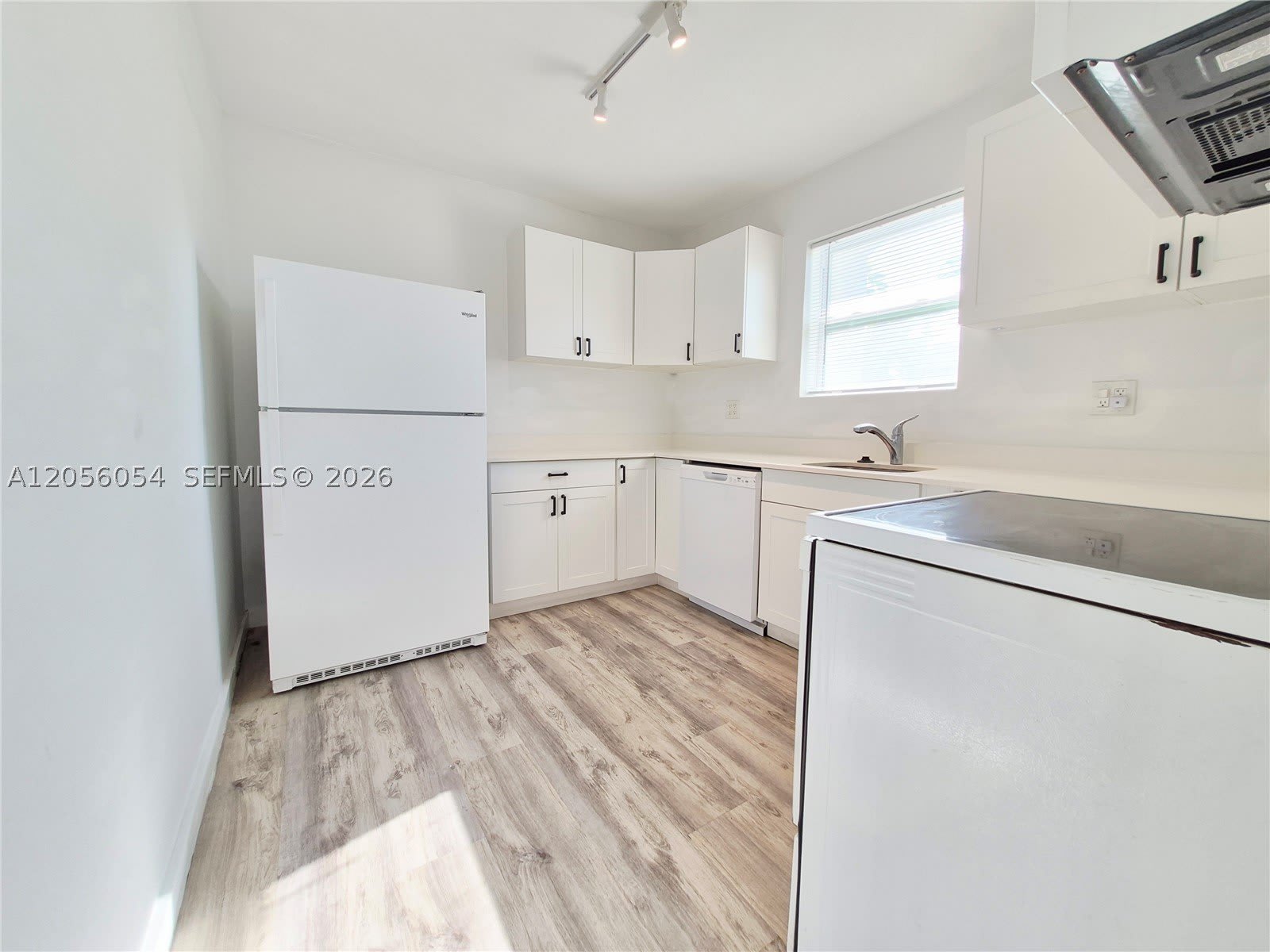 1922 NW 1st St – photo 5