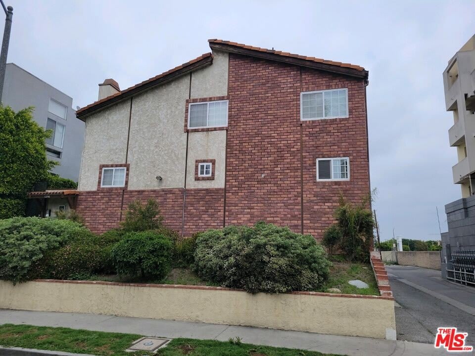 1250 S CORNING St – photo 1