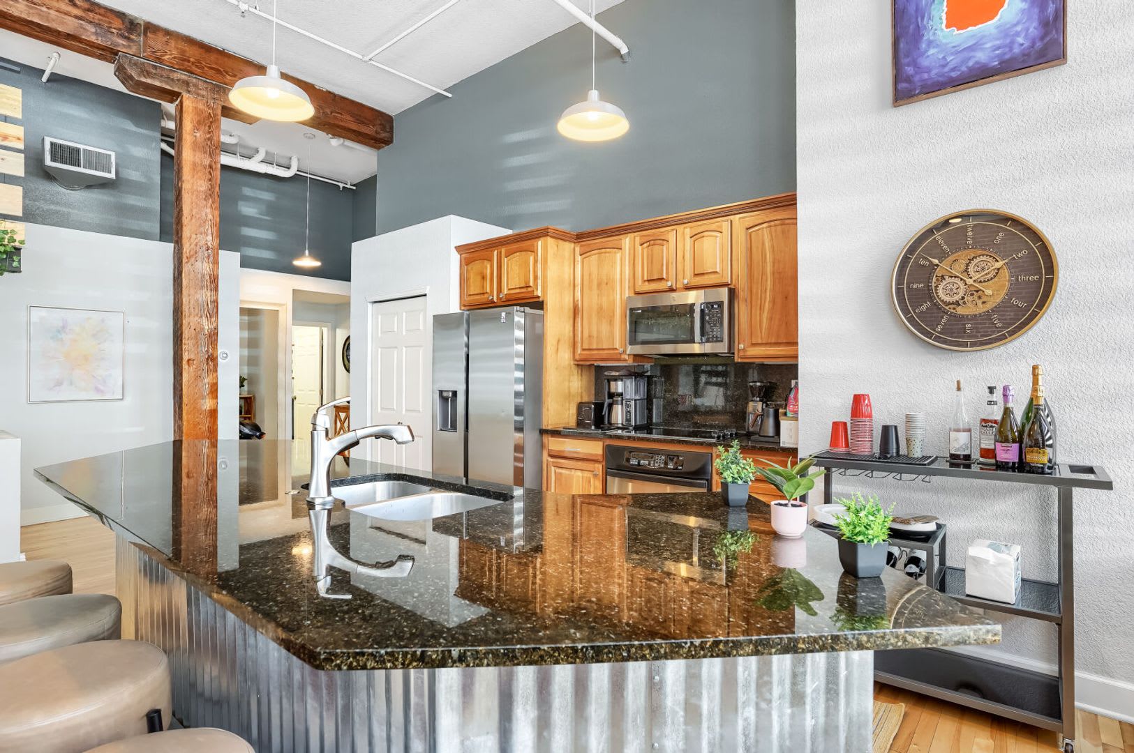 Stylish Rino Retreat W Piano Workspace – photo 4
