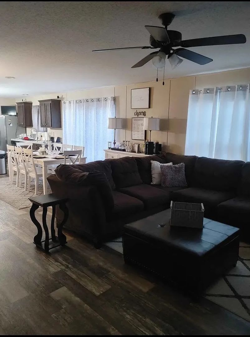 Room In 4 Bedroom Home At Robin Ln – photo 5
