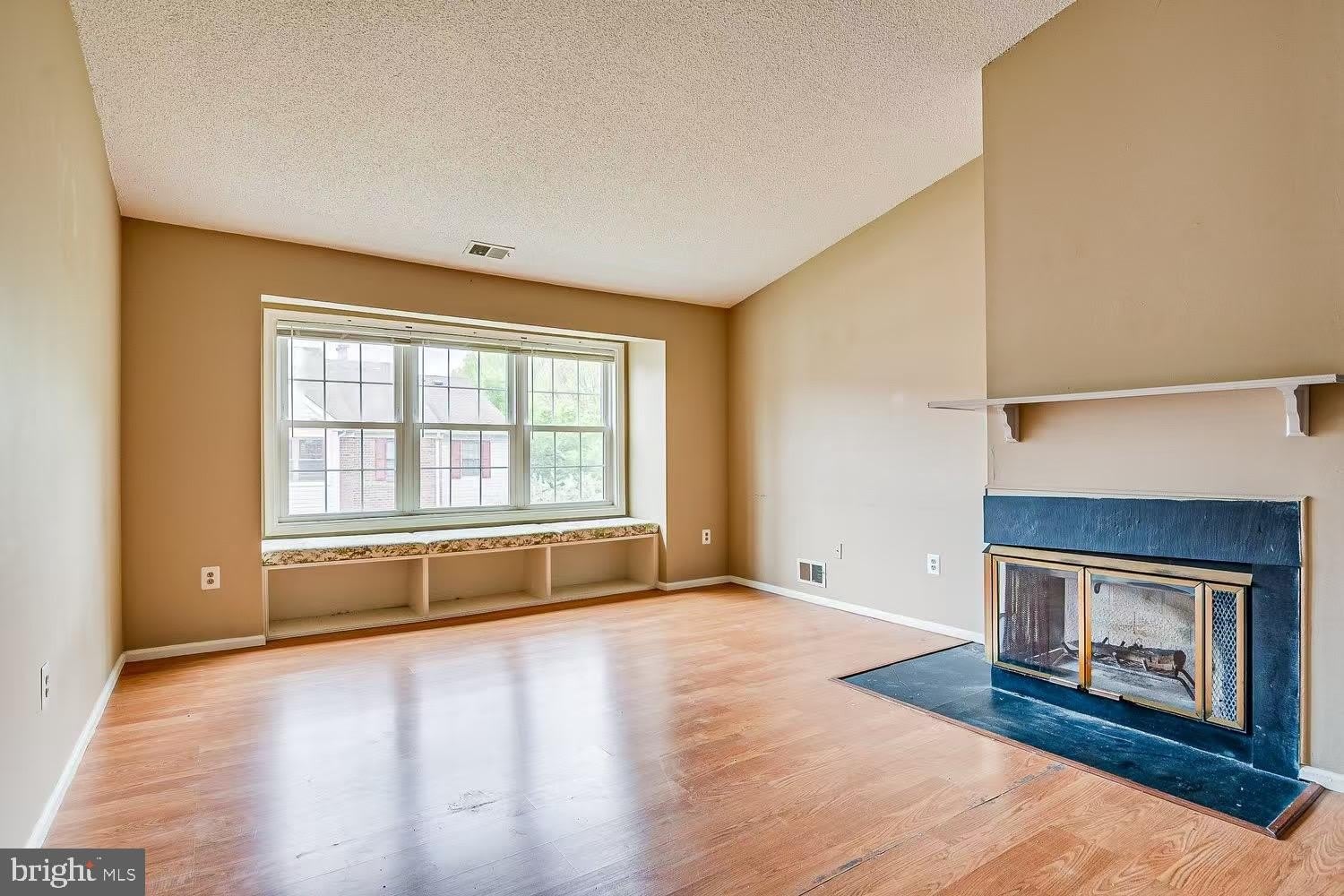 24 CHAMBERLIN Court – photo 1