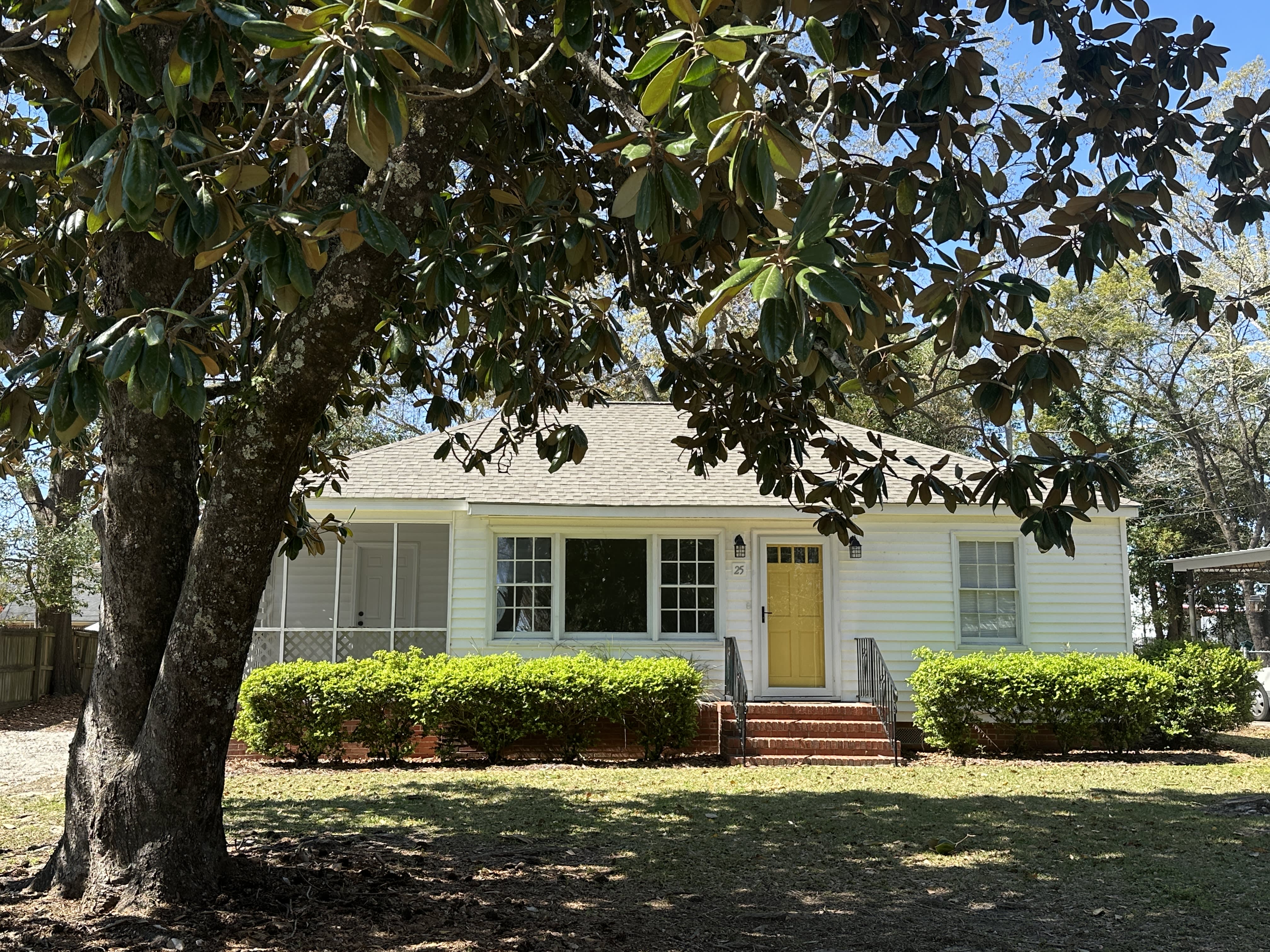 25 Carmel Dr – photo 1