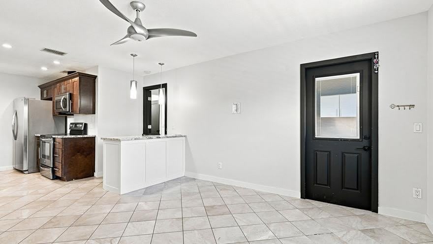 2480 SE Garden Terrace – photo 5