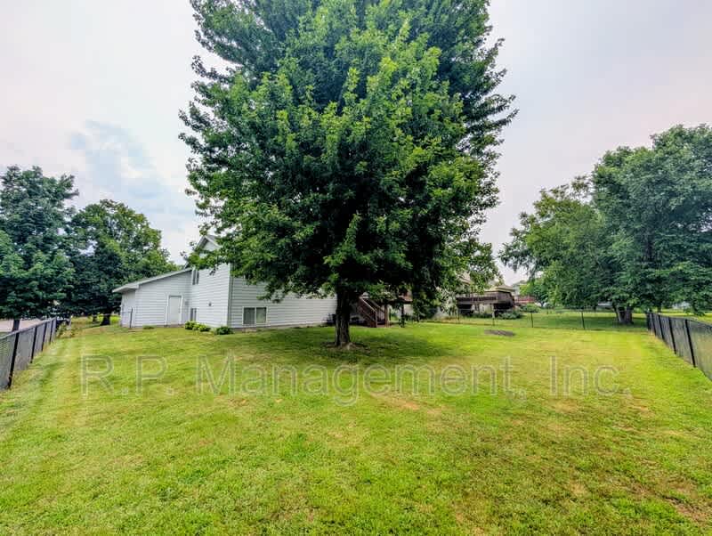 1964 Greenway Ave – photo 3