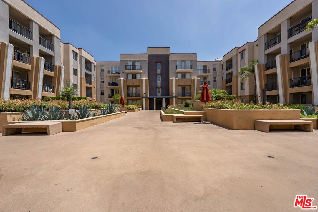 360 W Avenue 26 – photo 1