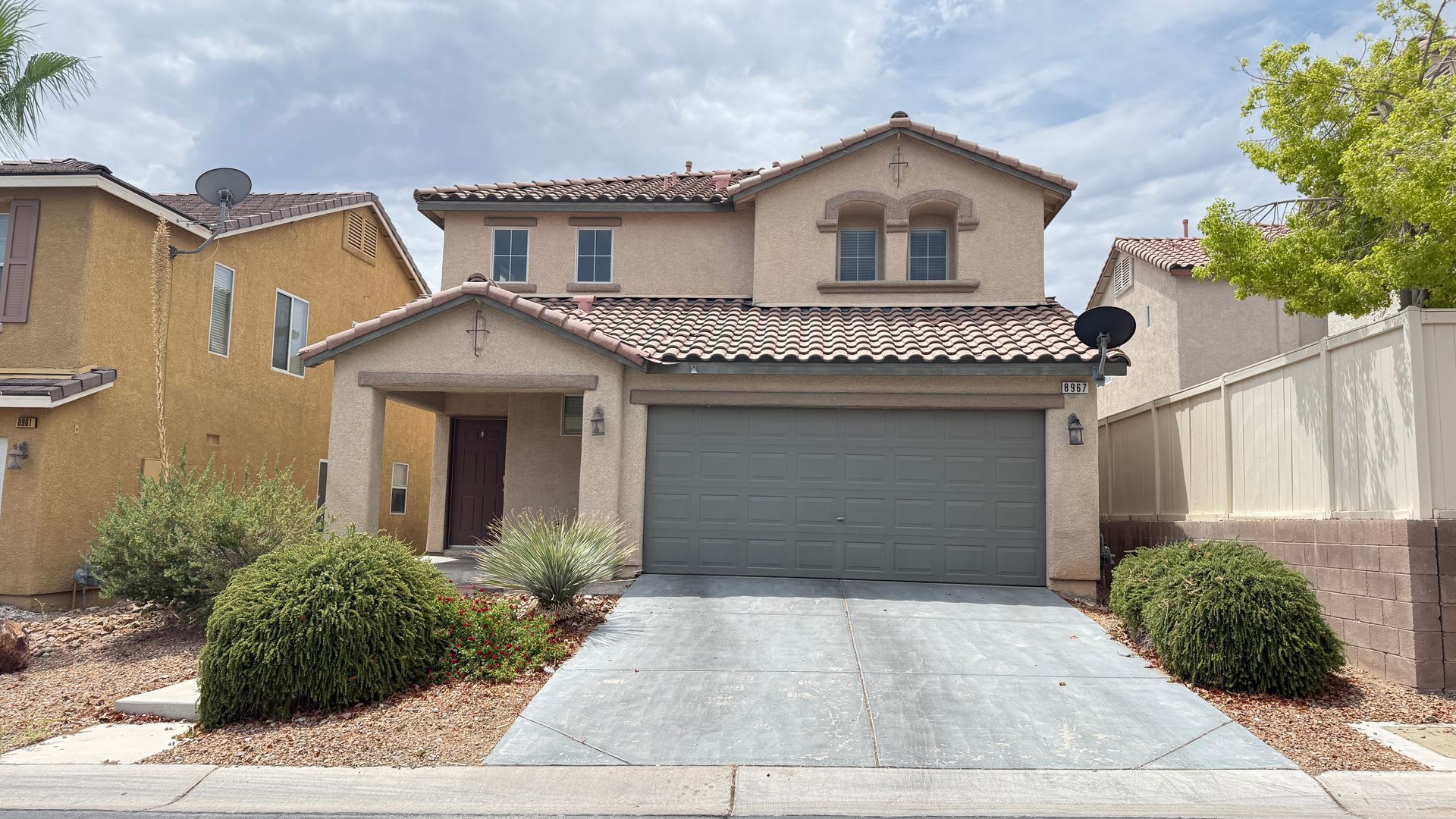 8967 Ryan Creek Ave 3 Bedrooms 2 5 Baths 1830 Sqft – photo 1