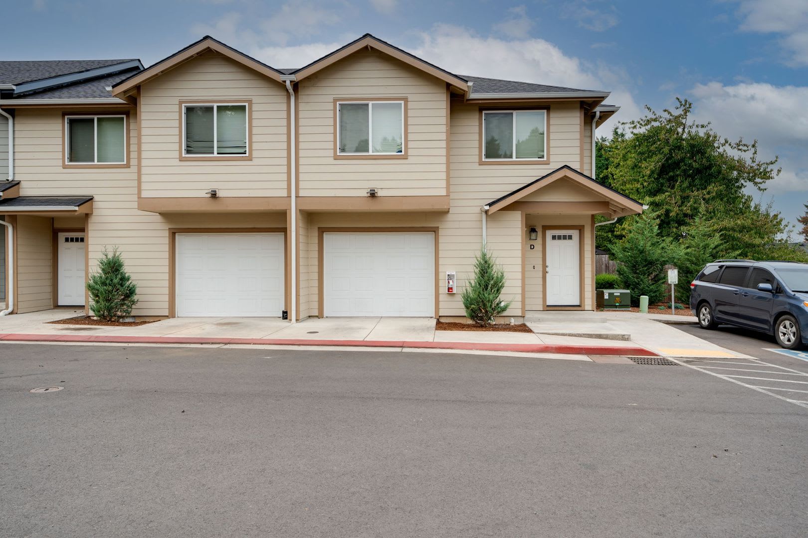 Lindsay Townhomes – photo 4