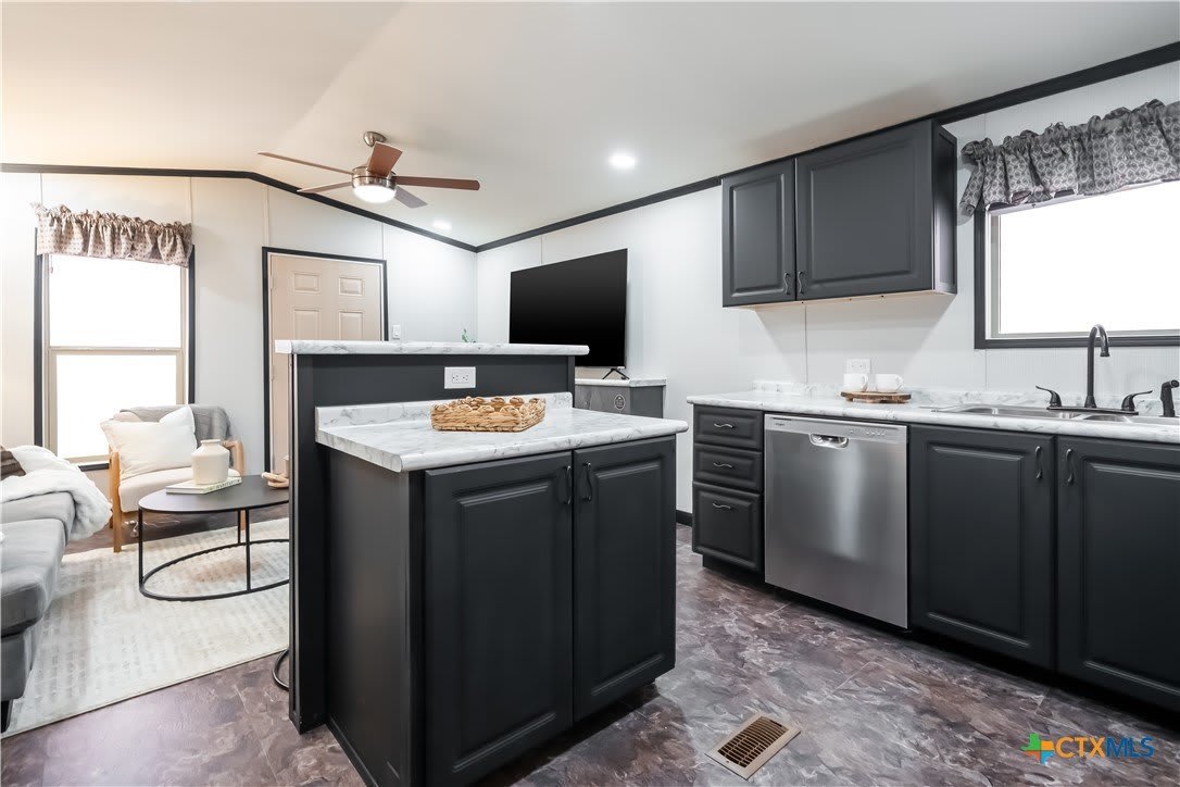 3196 Renee Street – photo 3