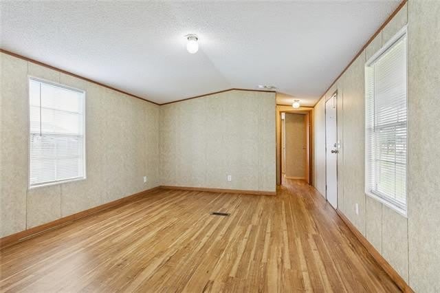 126 ROBERT Street – photo 2