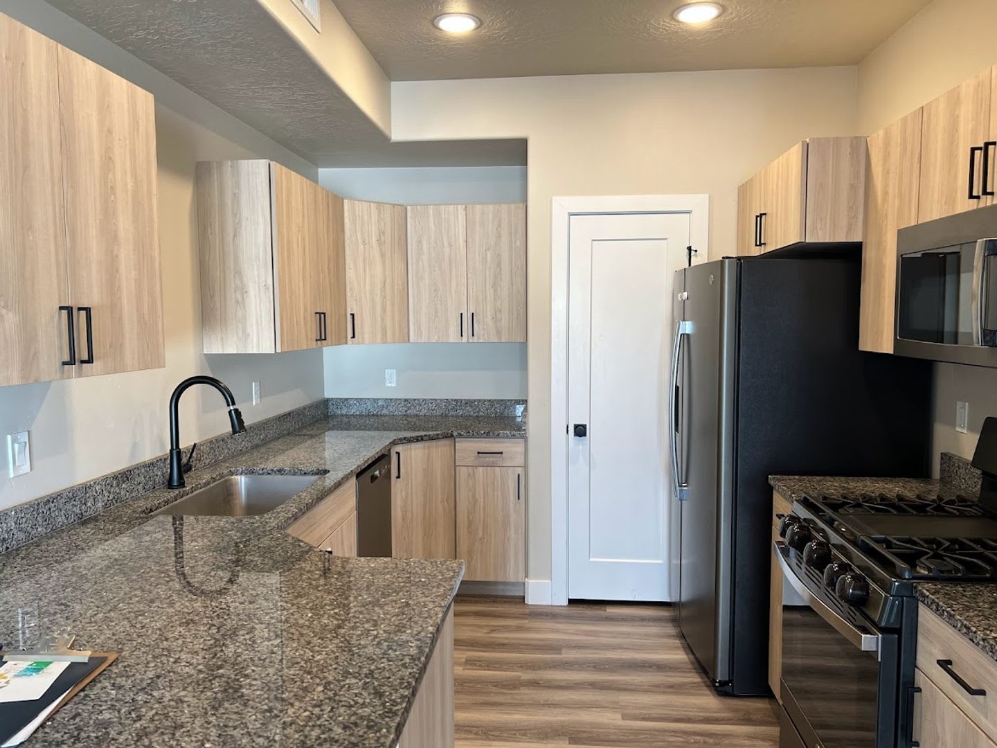 Looks Almost New Twin Home! Move is Special! – photo 2
