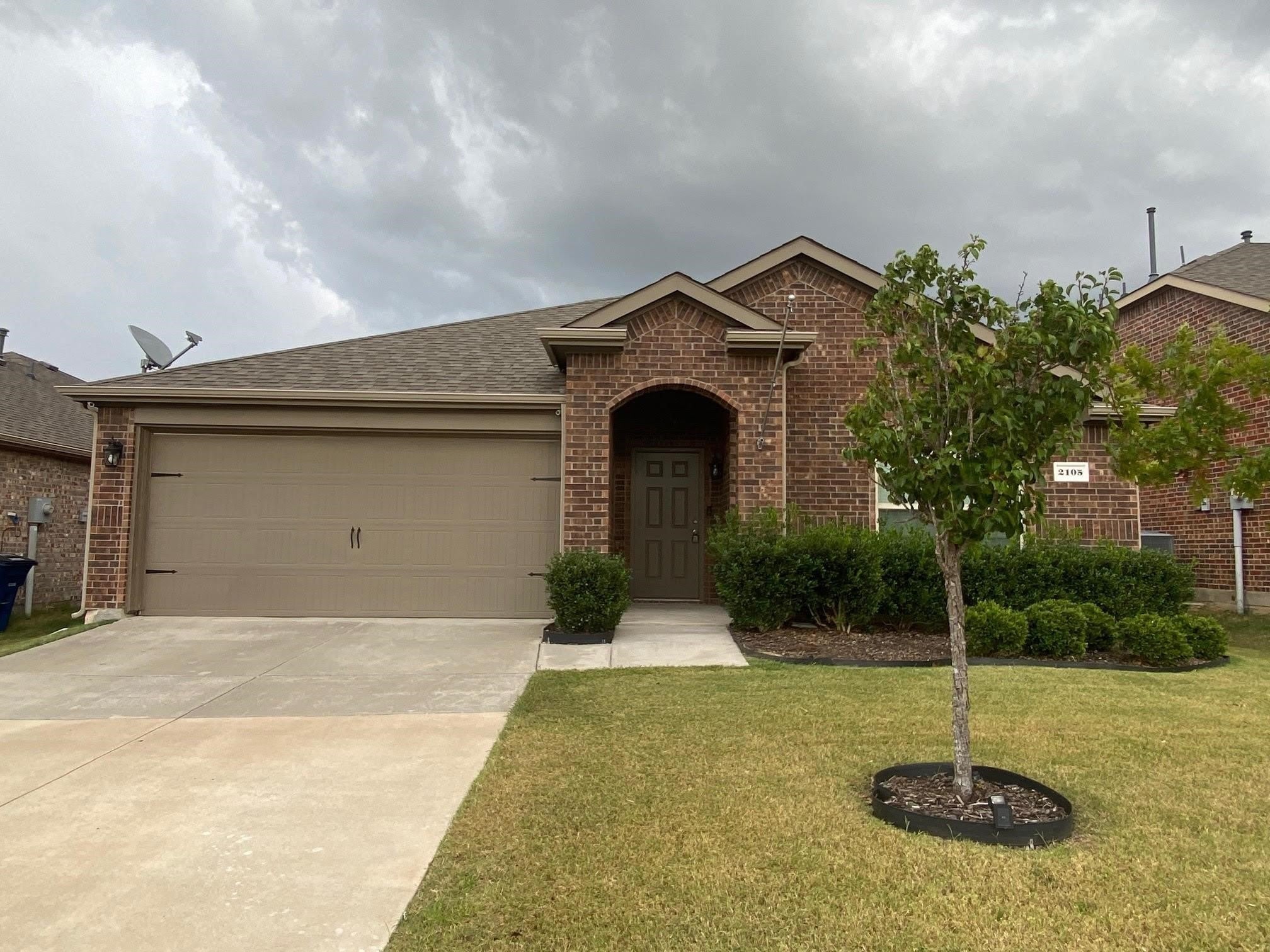 2105 Meadow Park Drive – photo 1