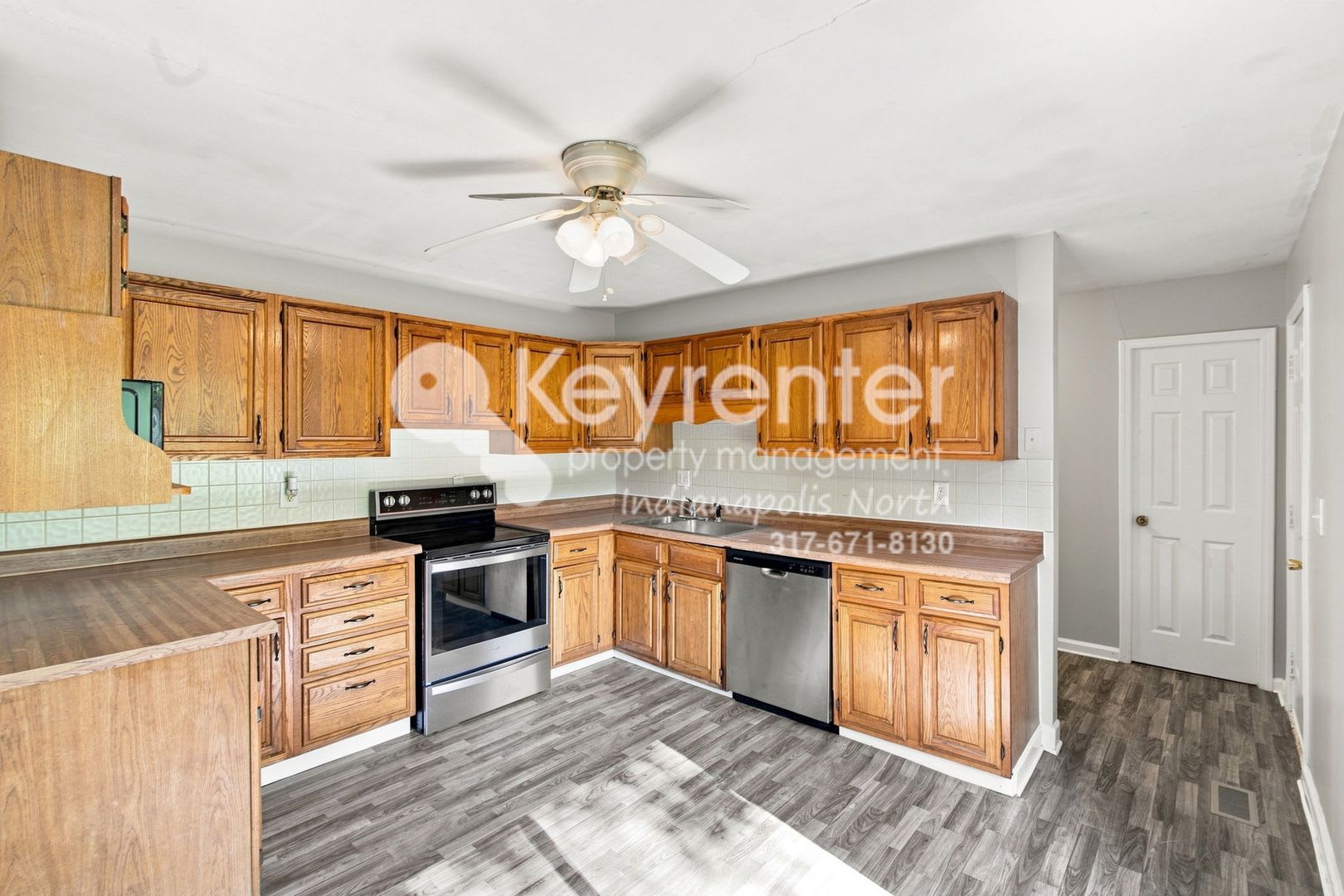 Move-In Ready Indianapolis Home with Modern Kitchen & Private Yard – photo 5