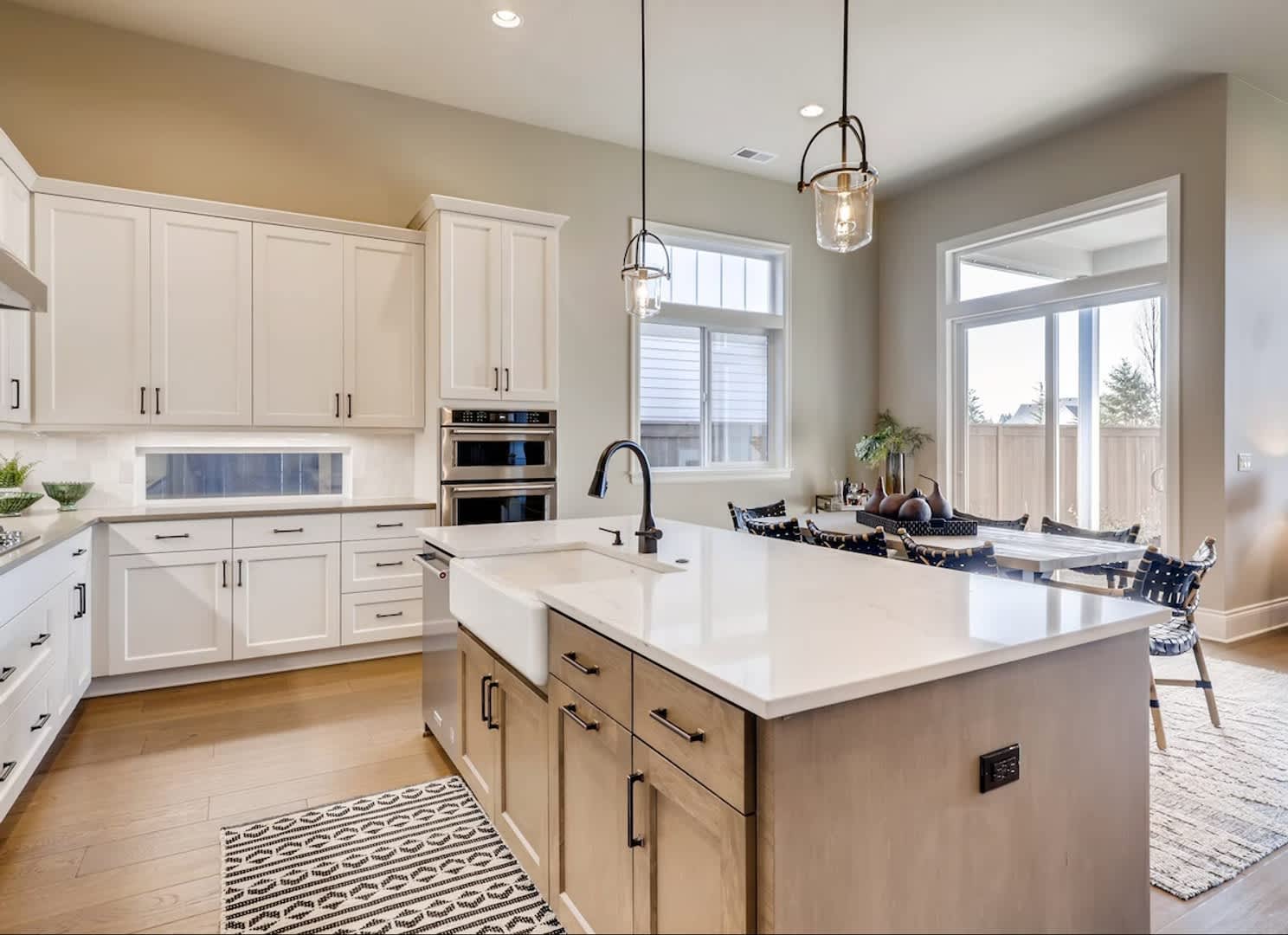 Stunning Home With Luxury Finishes In Wilsonville S Premiere Neighborhood Stafford Meadows Master Suite On The Main Level – photo 3