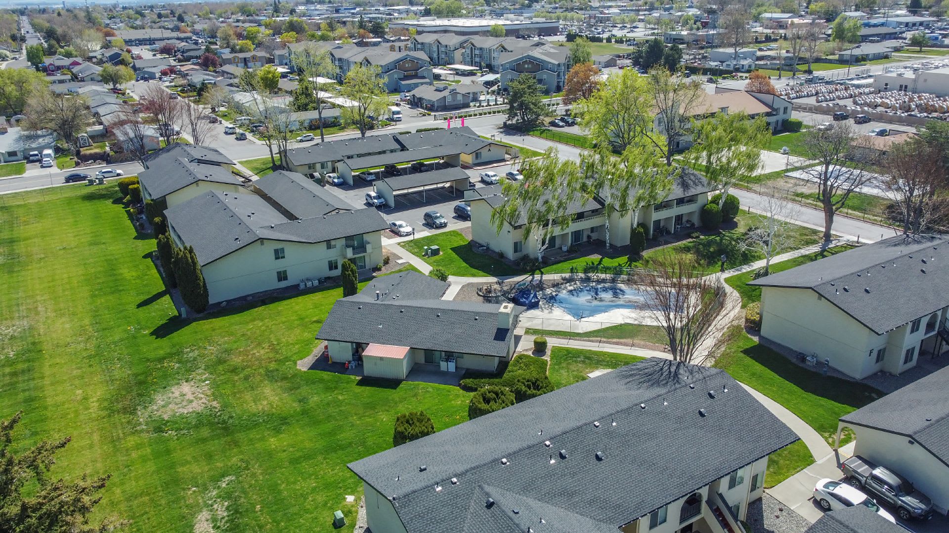 Pepper Tree Village Apartments – photo 2
