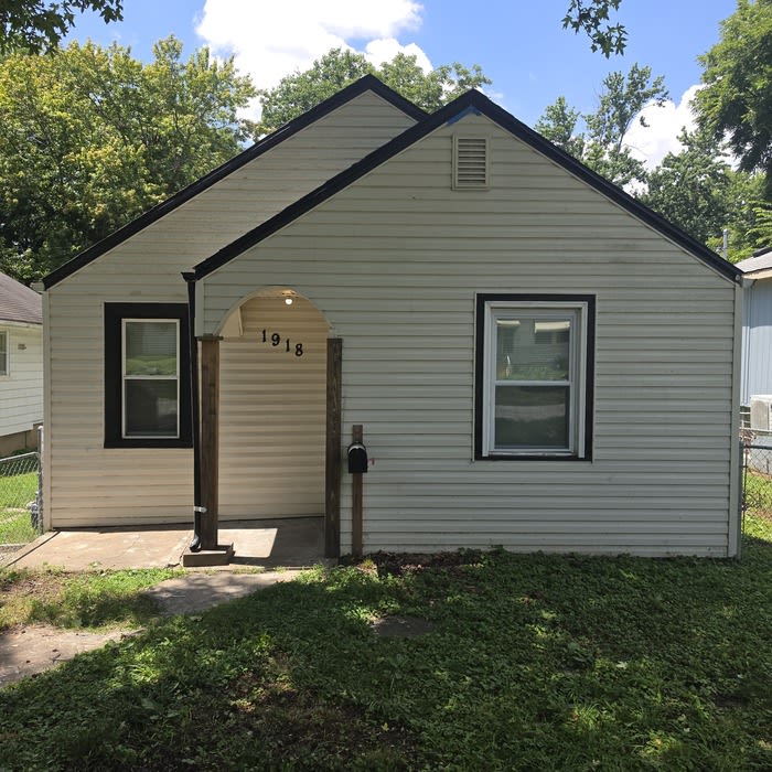 1918 South Willow Avenue – photo 2