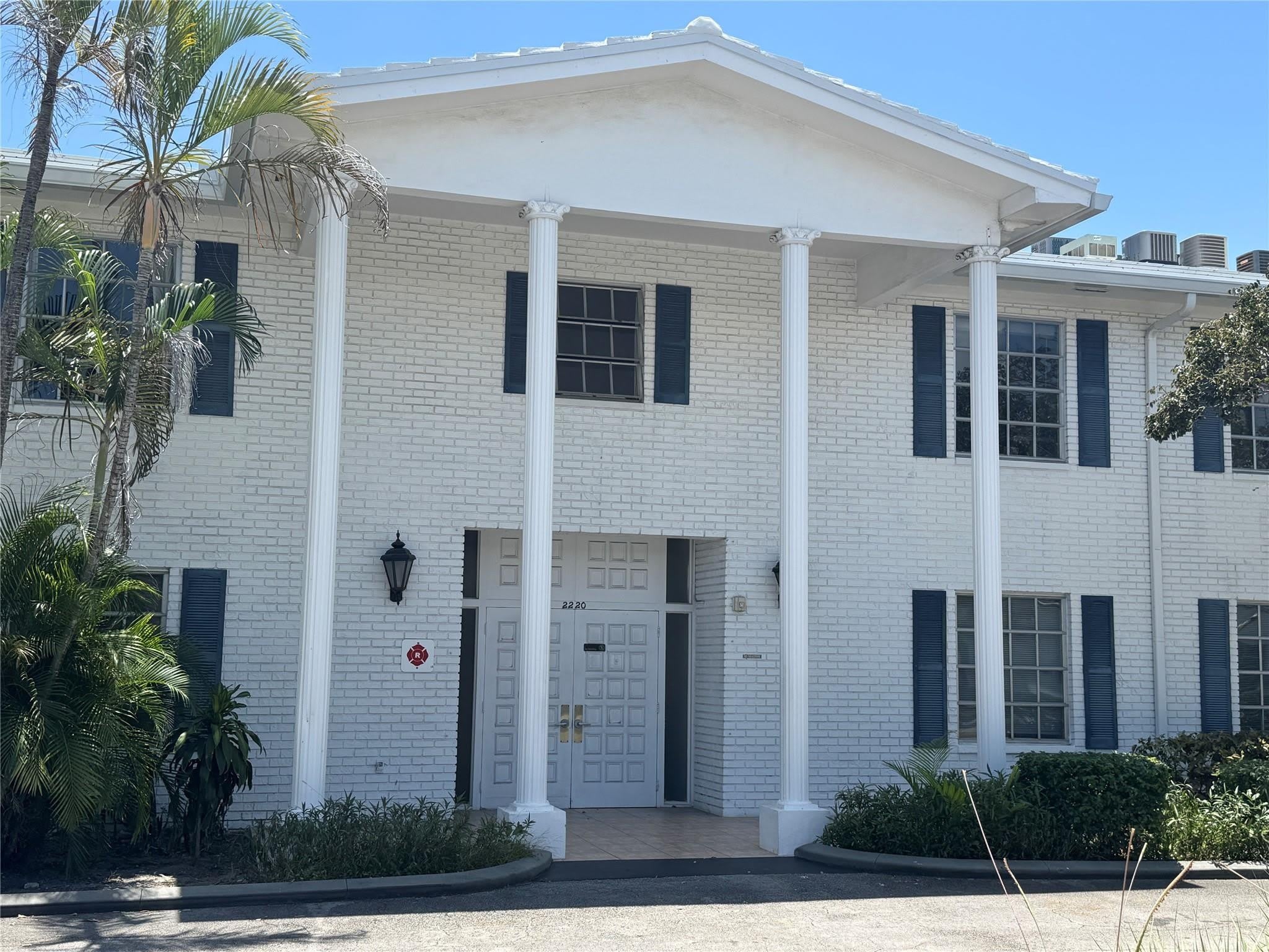 2220 Ne 68Th Street – photo 1