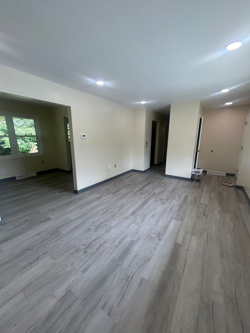 3 bedroom, 1 bath house – photo 3