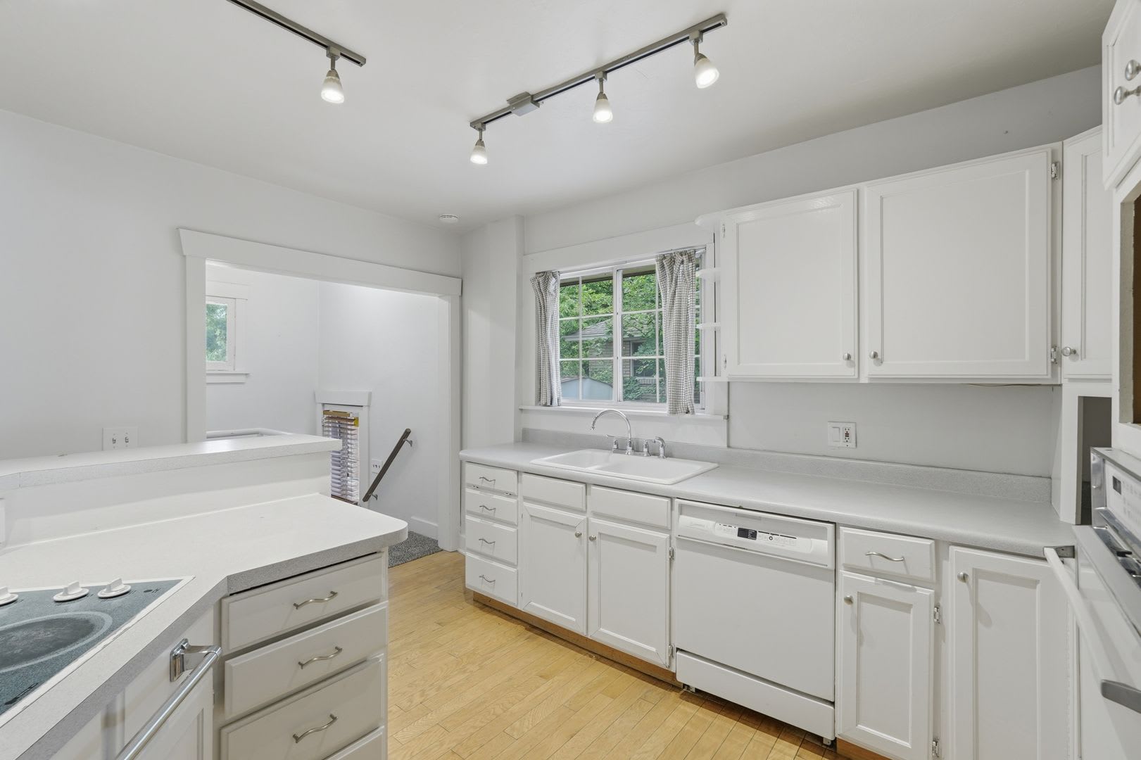 South Salt Lake 3 Bedroom Home – photo 5