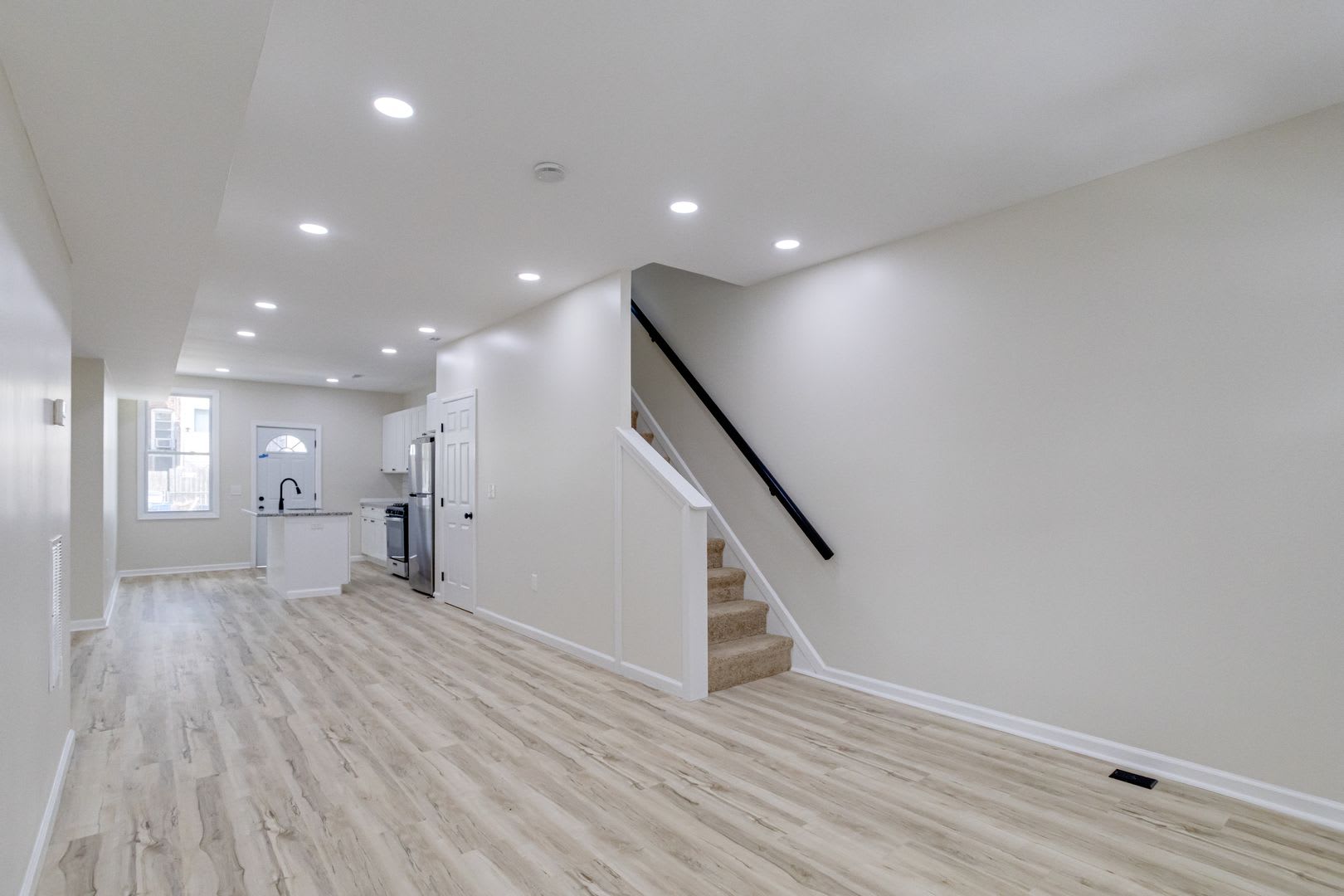 Remodeled 3 Bedroom Home With Finished Basement Modern Upgrades – photo 3