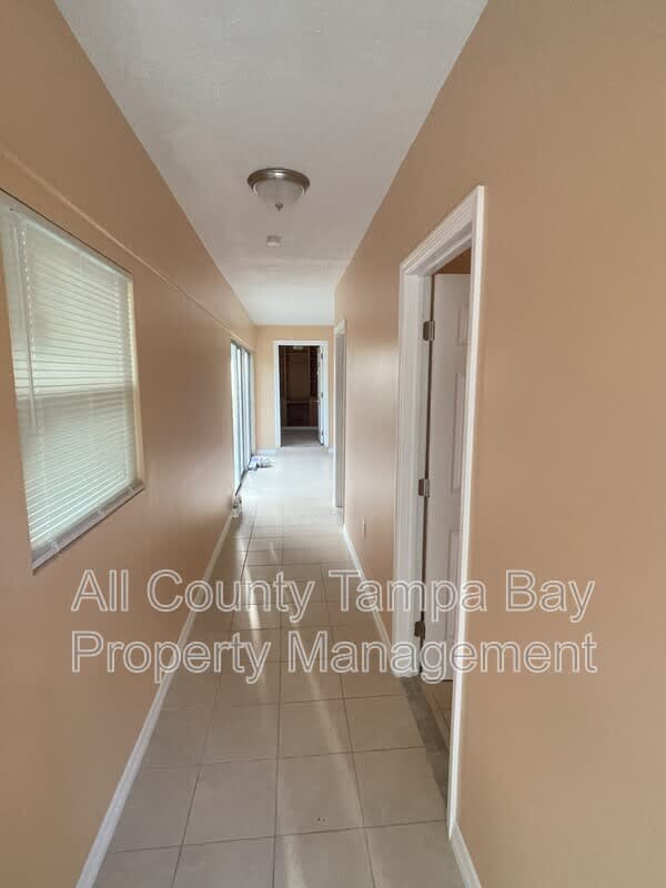 5410 4Th St N – photo 2