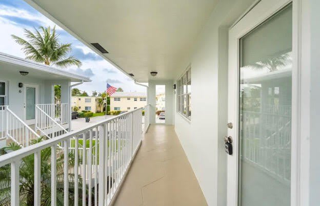 2737 NE 28TH Street – photo 2