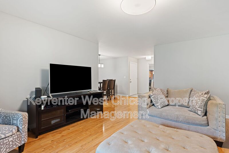 2930 Northampton Dr – photo 3