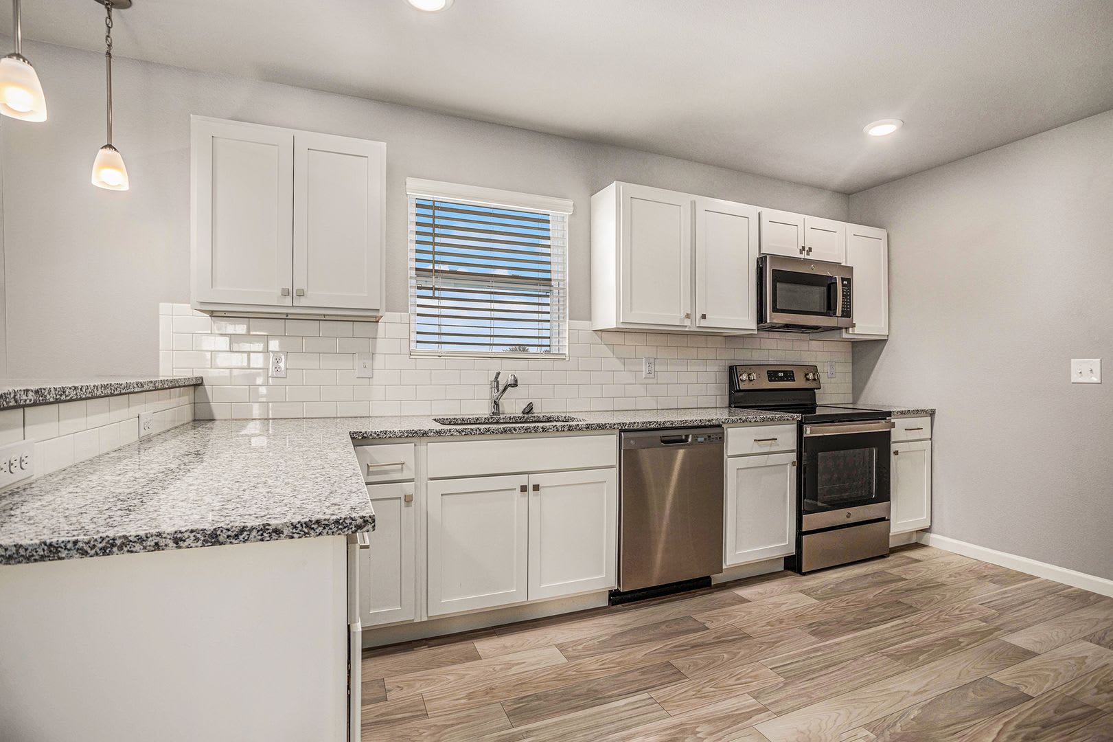 610 E North Street – photo 5
