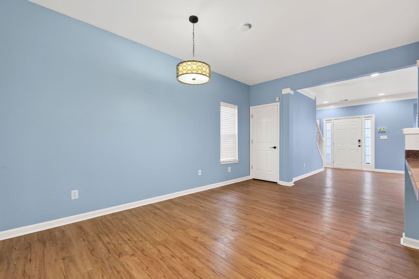 Spacious 3 Bed / 2 Bath Townhouse in Atlanta – $1,995/mo (Trash & Landscaping Included!) – photo 3