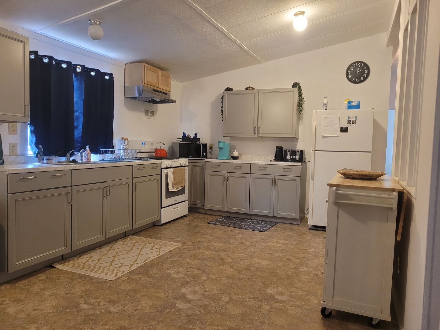 Renovated 3-Bedroom Oasis Near Colorado River with Stunning Desert Views – photo 2