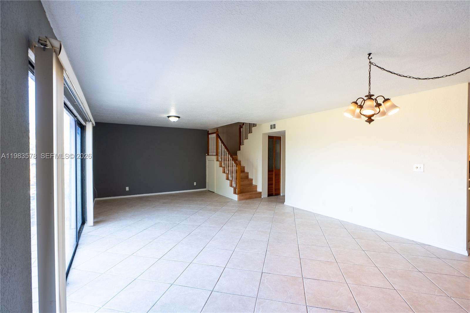 430 Commodore Drive – photo 4