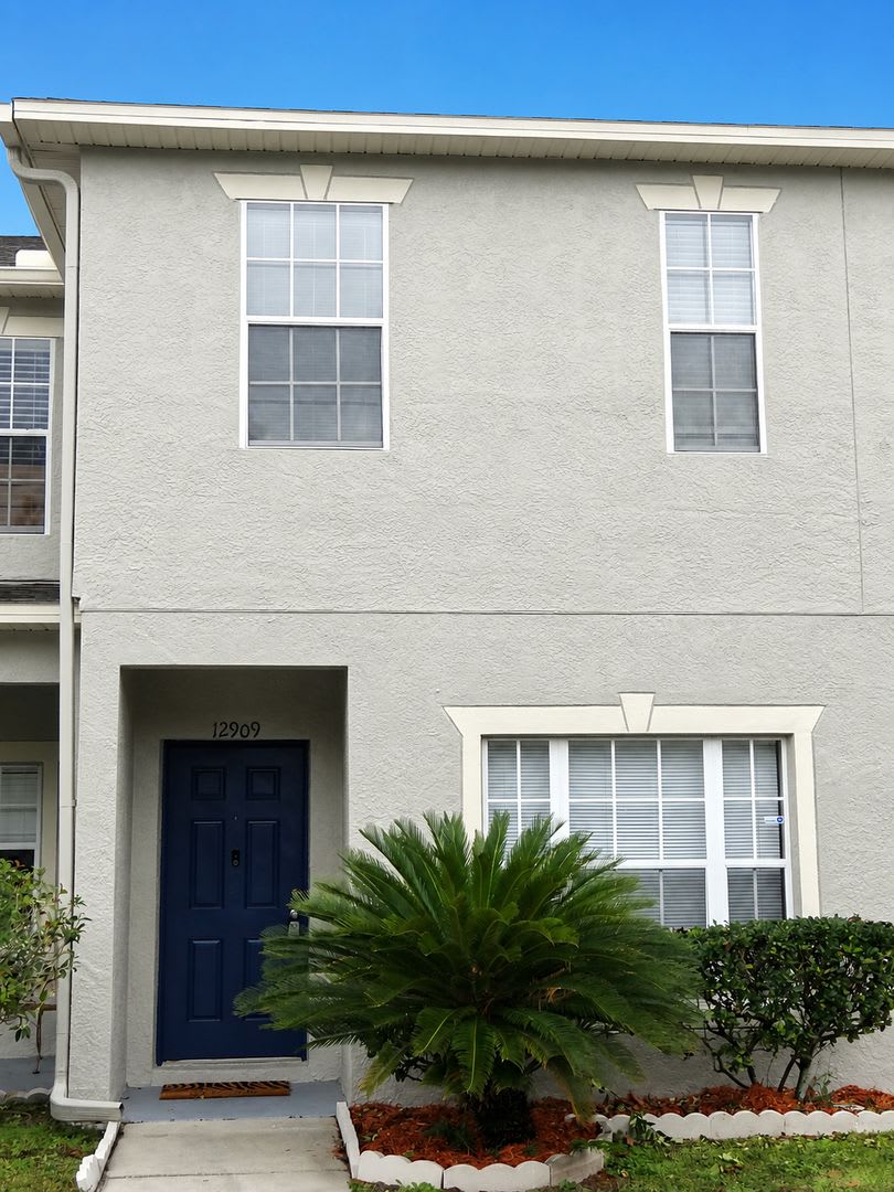 3b / 2.5 bath townhome in gated community – photo 1