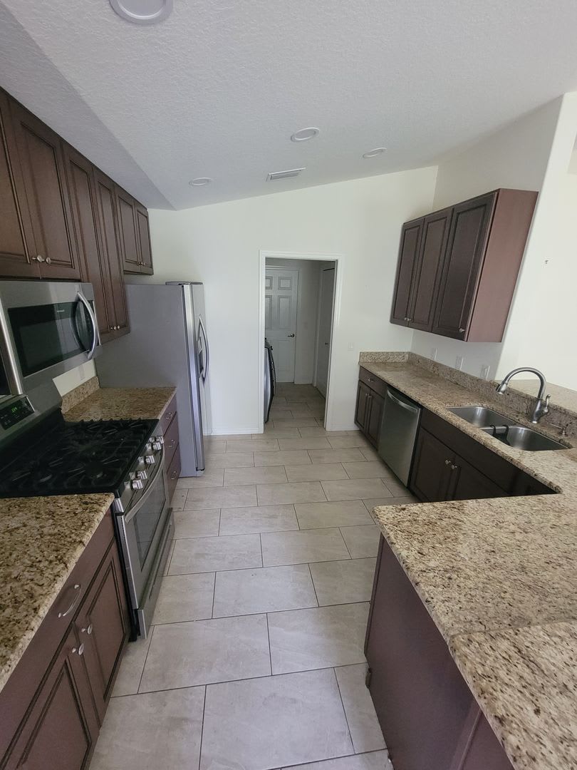 Gorgeous 2 2 2 Den In Heritage Oaks – photo 5