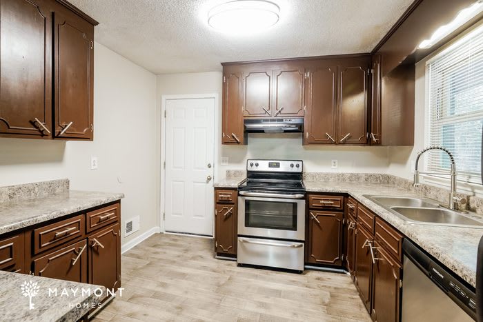 212 Raintree Drive – photo 5