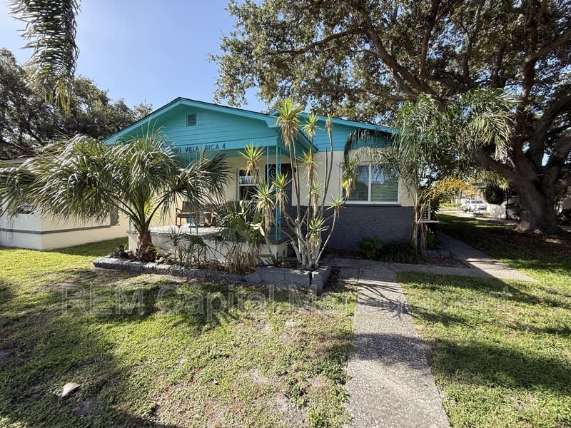 300 30th Ave N – photo 1