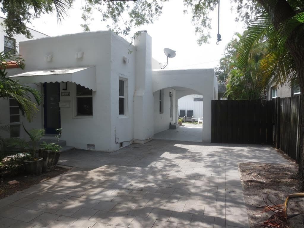 1004 NE 3rd Street – photo 2