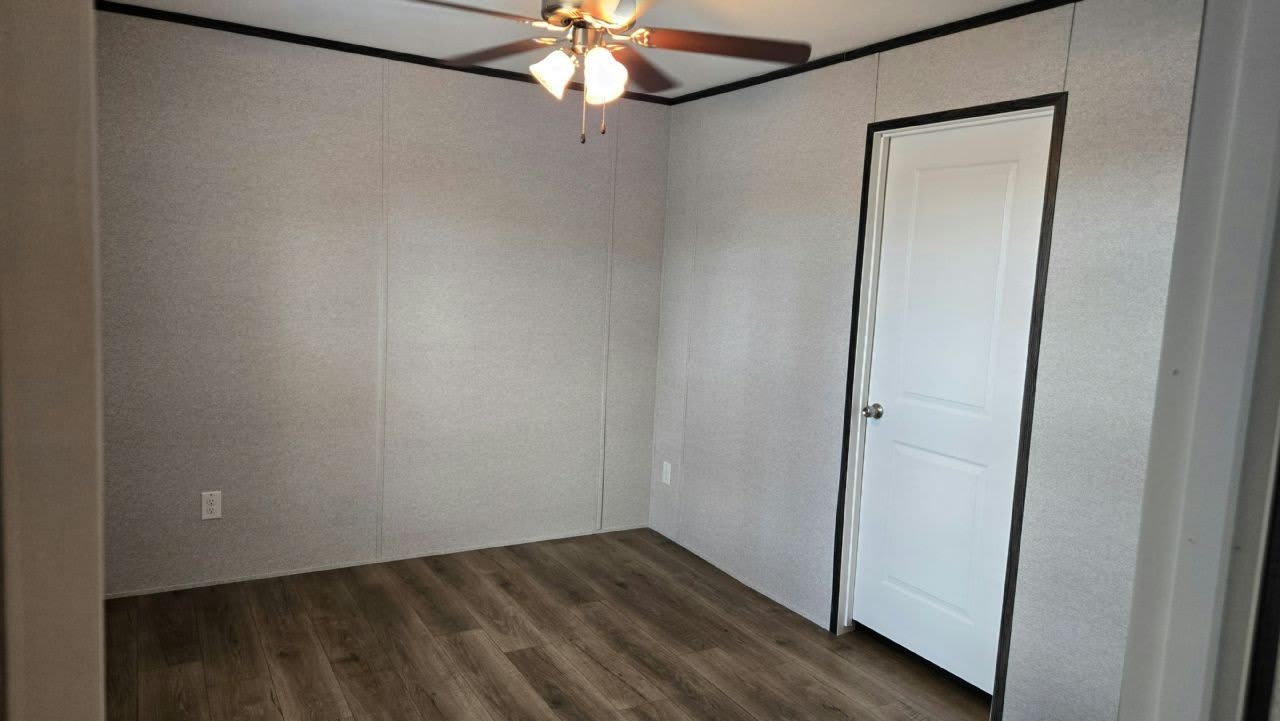 4401 Hitzing Ave – photo 5