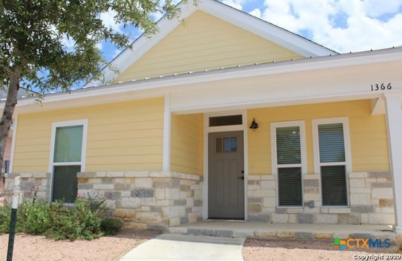 1366 Hanz Drive – photo 2