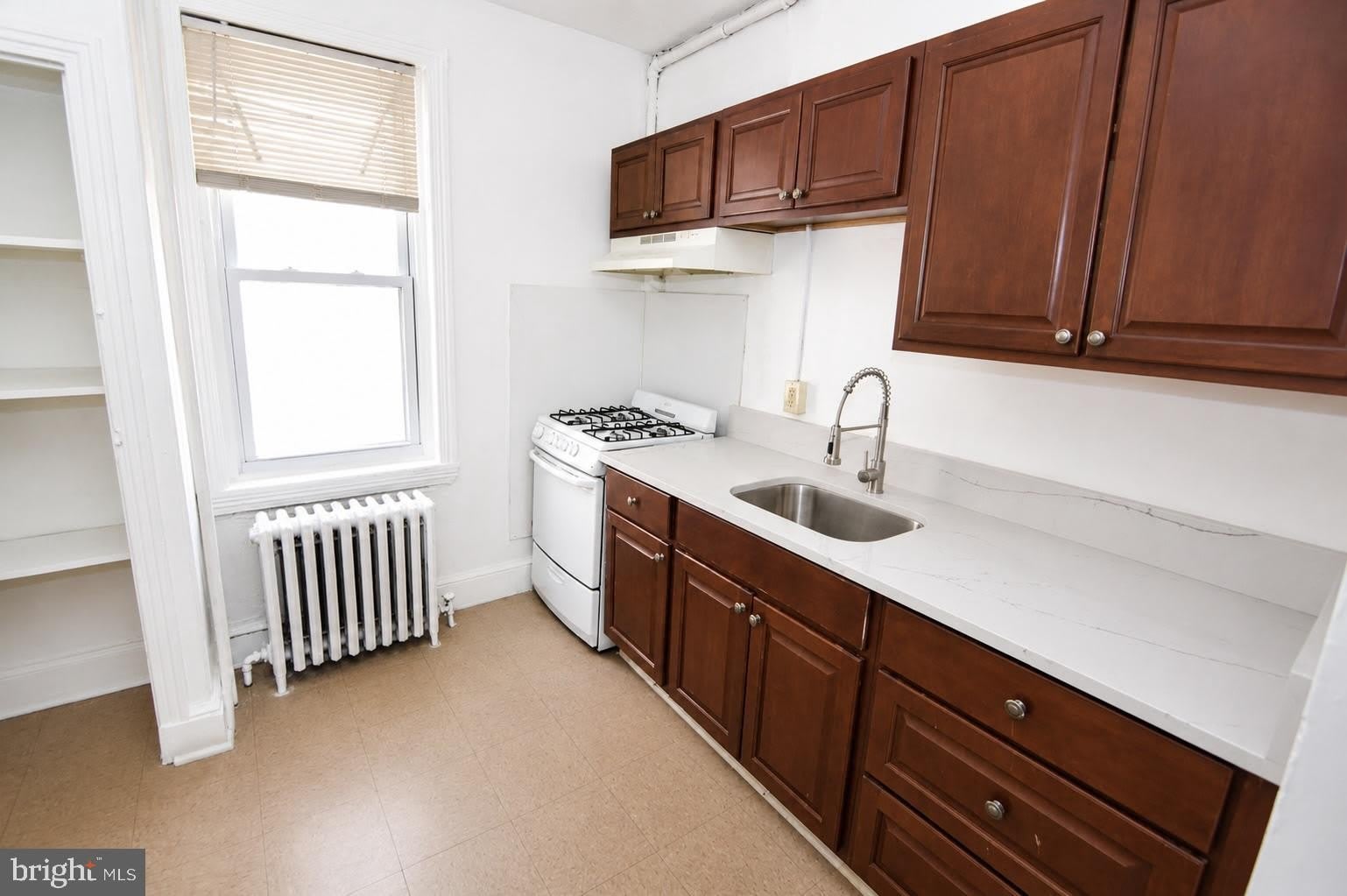 219 WOOD Street – photo 2