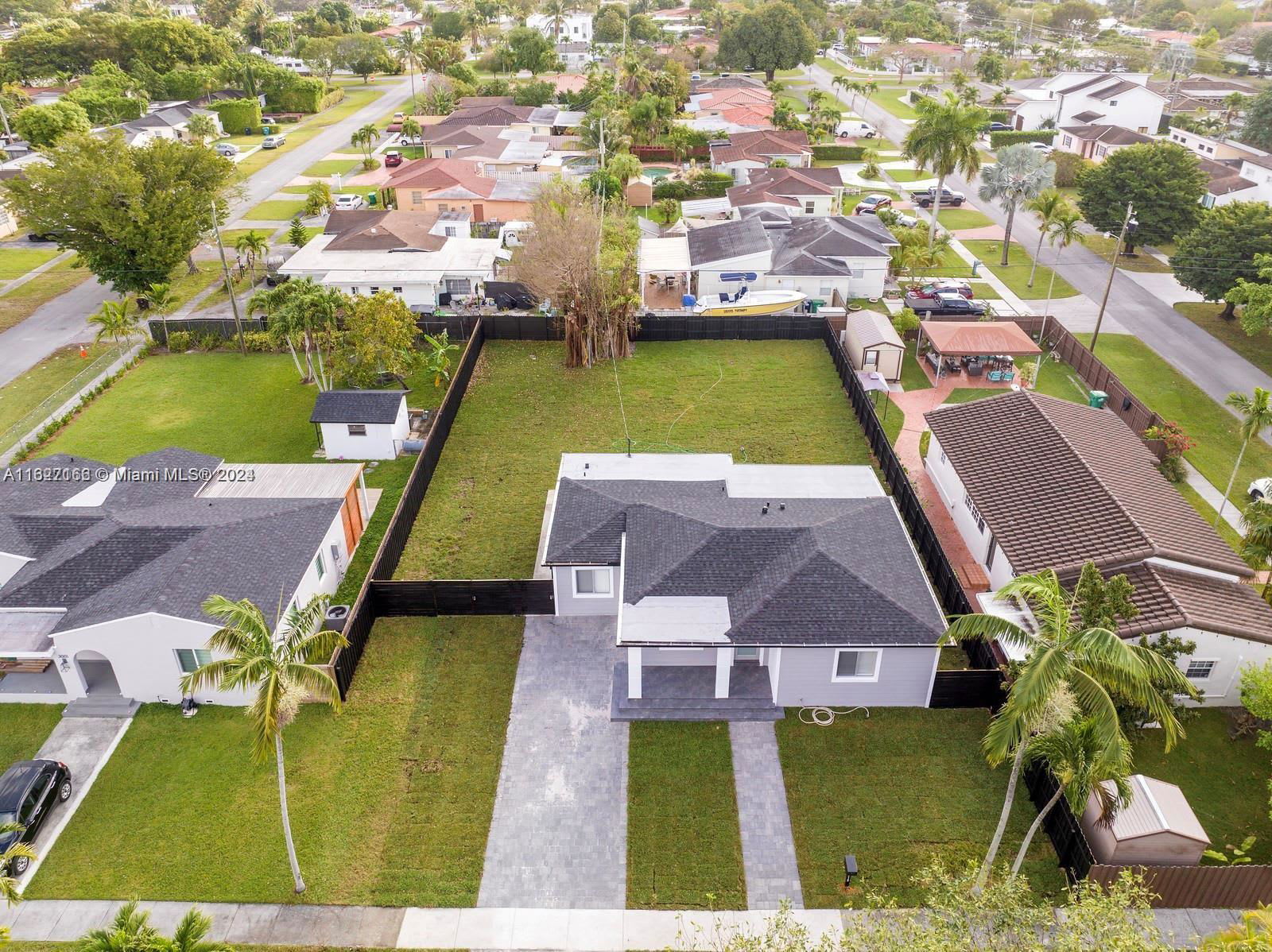 3015 Southwest 69th Avenue – photo 1