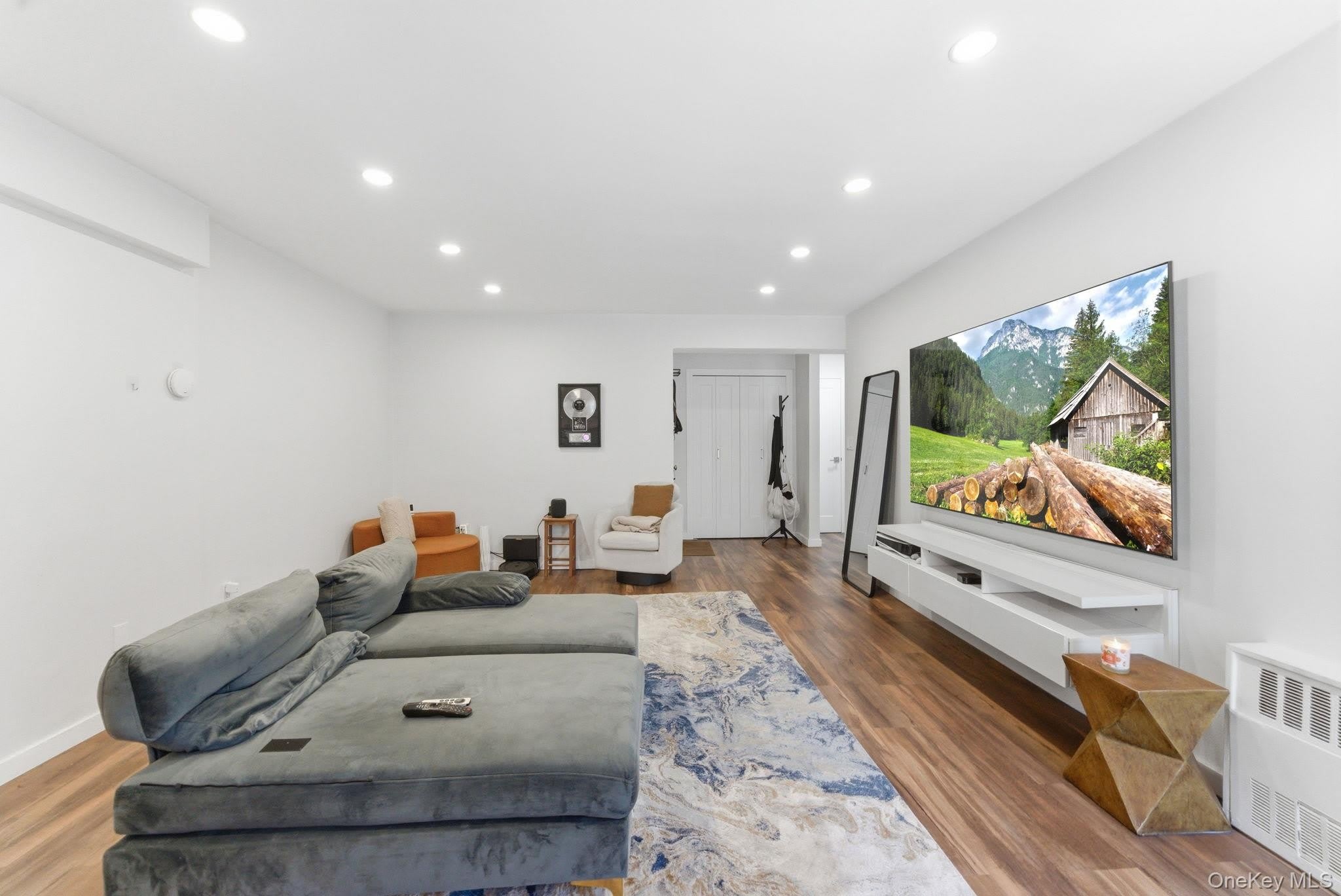 250 N Broadway – photo 2