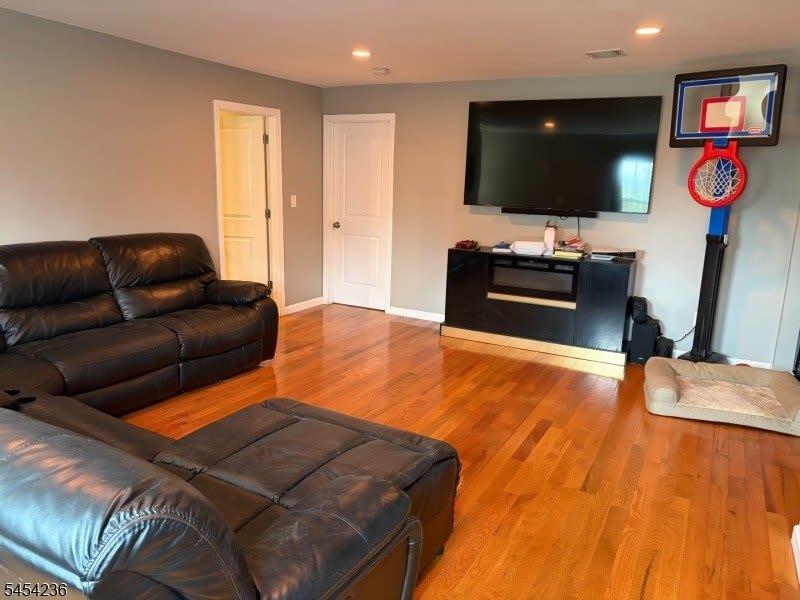 721 Madison Ave – photo 2
