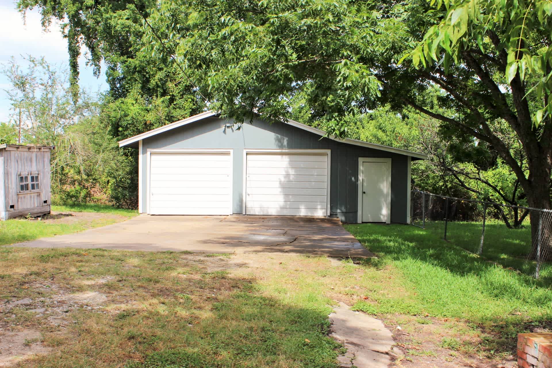 812 Burleson Street – photo 3