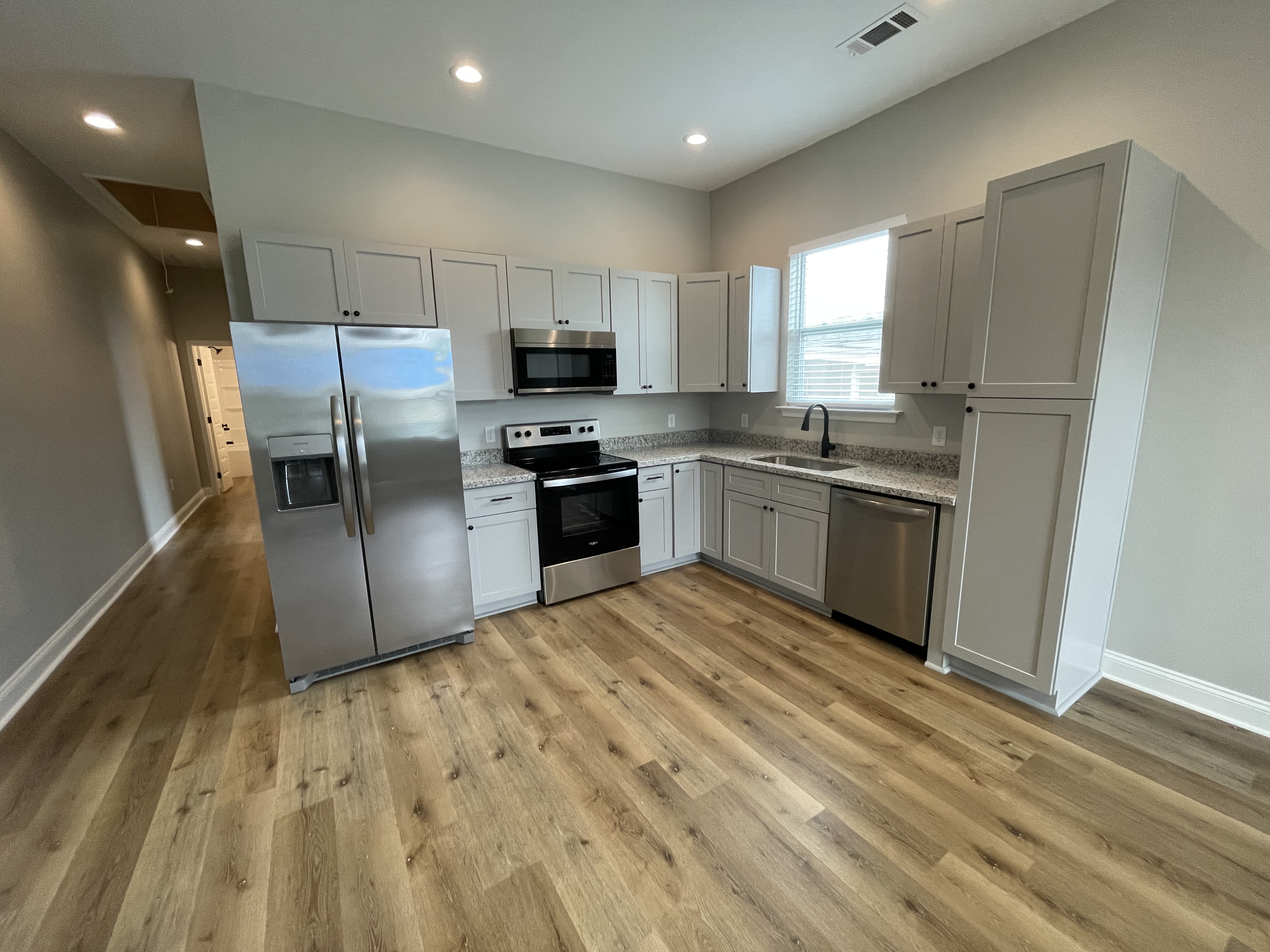 507 Center St – photo 2