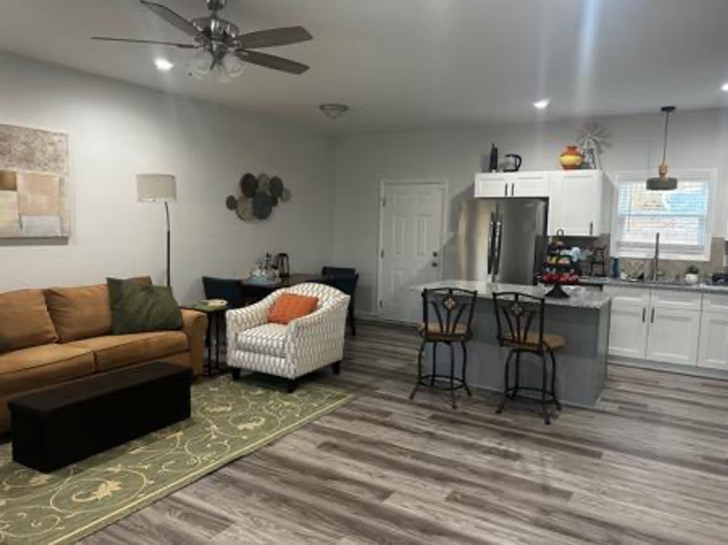 Room in 3 Bedroom Home at Dearborn Dr – photo 1