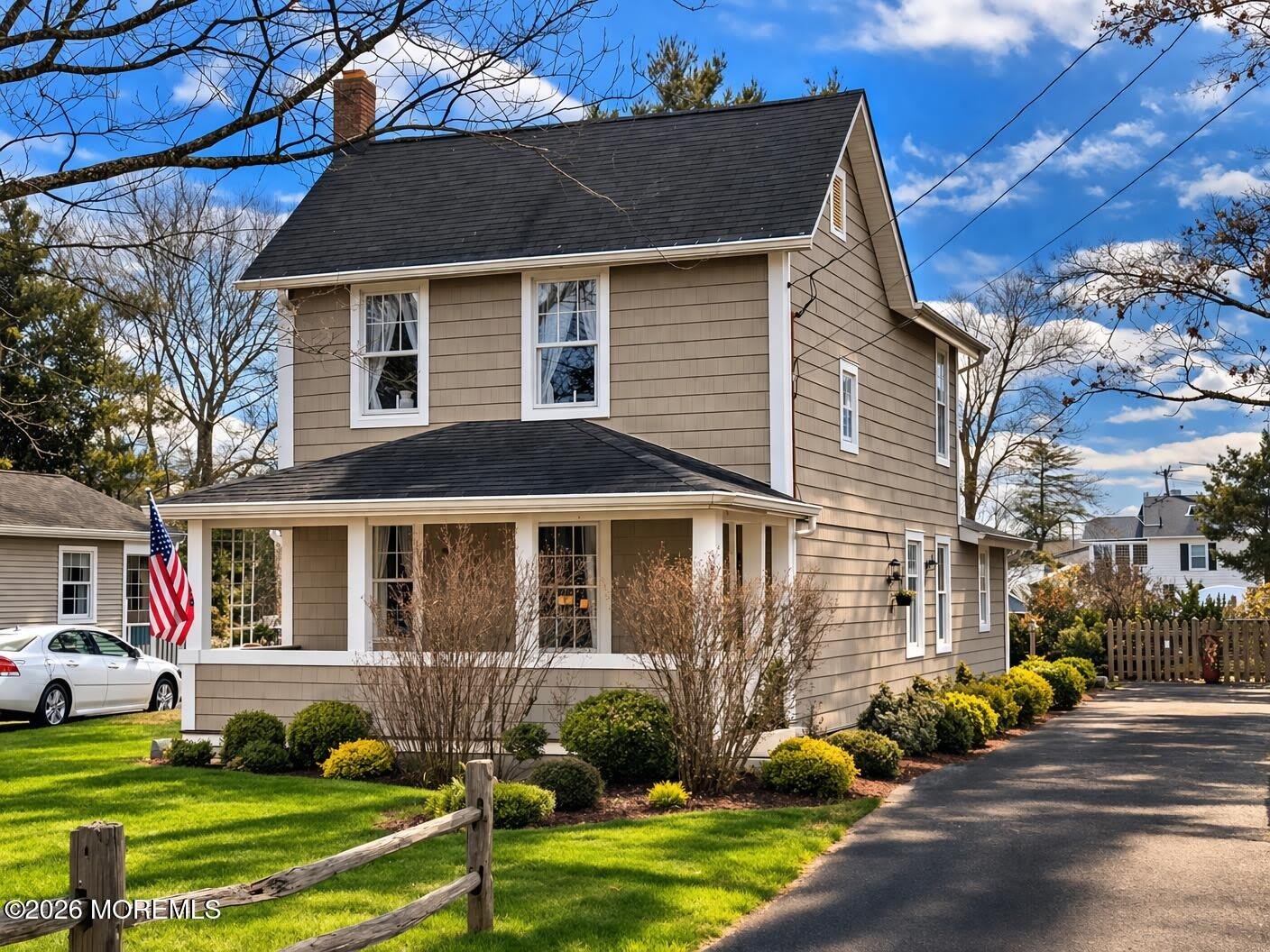 214 Howe Street – photo 1